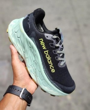 New Balanc e Fresh Foam X More Trail v3 Black Green