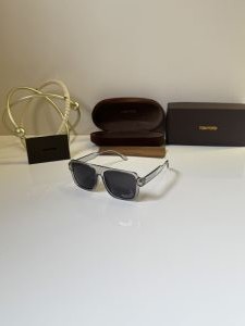 Tomford_9005_Glossy_Grey