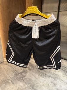 NIK_e AIR JORDAN BLACK WHITE  PREMIUM QUALITY SHORTS