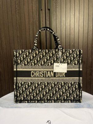 Dio_r Book Tote Oblique Jacquard 685