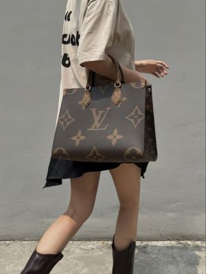 Louis_Vuitton_OntheGo_MM_Medium_Shoulder_Tote_With_DustCover