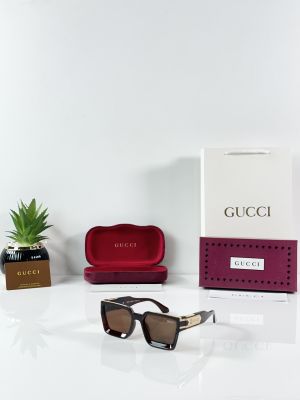 Gucci_02_Gold_Brown