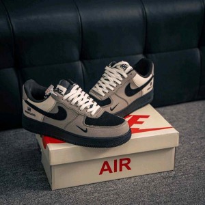 Nikee Airforce 1 Low X Undefeated