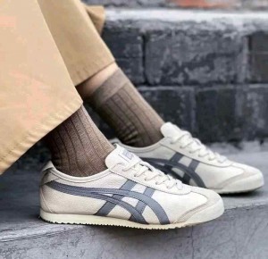 Onitsukaa Tiger Mexico 66 India Ink