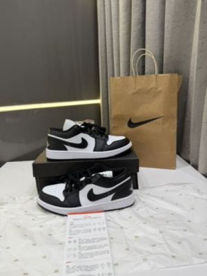 Nik_e Air Jordan 1 Low Panda Fix