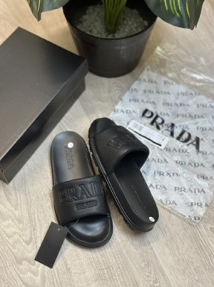 Prada-Milano-Premium-Black