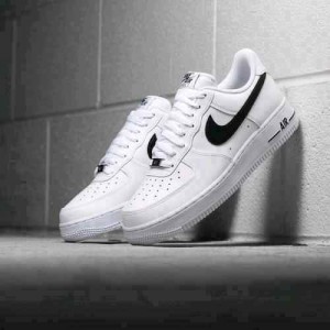 Nikee airforce 1 white black swoosh