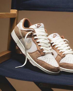 Nik.e SB Dunk Low Medium Curry