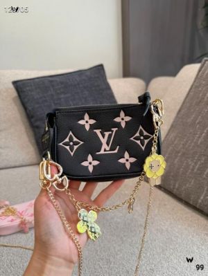 Louis_Vuitton_Mini_Pochette_With_OriginalBox_Bagcharm
