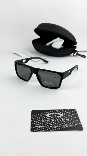 Oakle_y black 24044