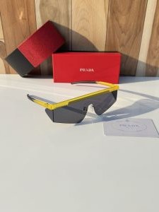 Prada_217_yellow_black