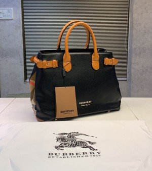 Burberry-banner-purse-with_box_6130