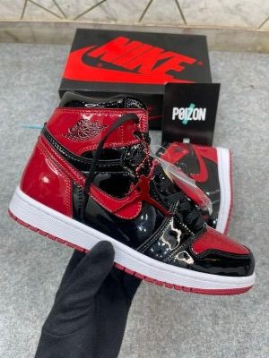 WMN Nik_e Air Jordan Retro 1 Bred Patent