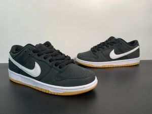 Dunk Low SB Black Gum