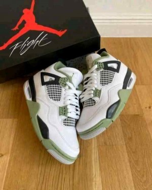 Jordan Retro 4 Seafoam