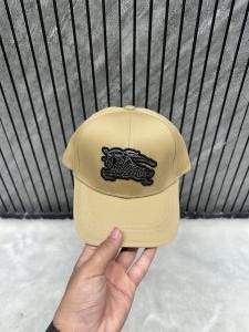 Burberry_Equestrian_Knight_Front_Logo_Premium_Unisex_Cap