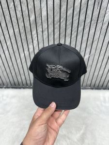 Burberry_Equestrian_Knight_Front_Logo_Premium_Unisex_Cap