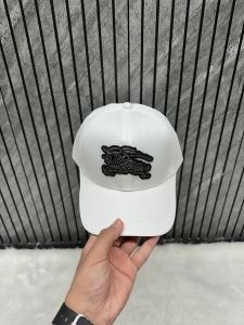 Burberry_Equestrian_Knight_Front_Logo_Premium_Unisex_Cap