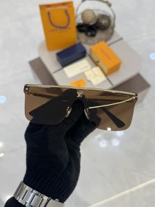 Louis_Vuitton_414_Gold_Brown