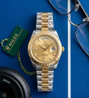 Role_x Oyster Perpetual Day Date  Diamond 2Ton-Gold-Gold 40 Battery