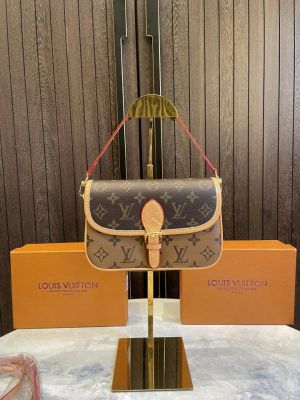 Louiis_vuitton Nano Diane with box 721