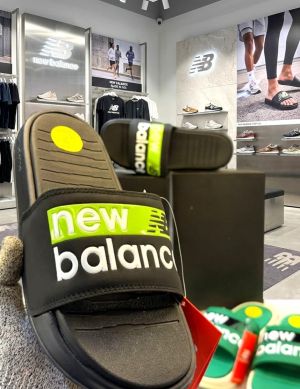 New-balance flipflop  black 