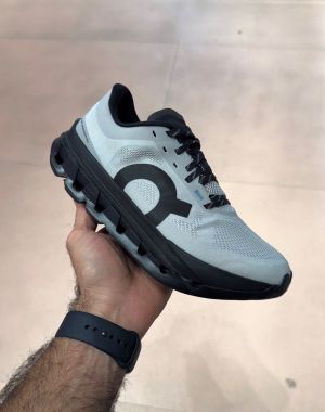 on cloud flow 5 Glacier Black