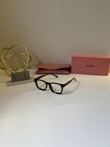 Miu_Miu_5191_Shine_Black_With_Wooden Stick