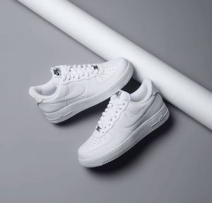 Nik e airforce 1 triple white semi ua quality