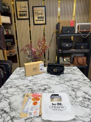 Coac_h tabby glossy crossbody bag with box and dust bag (black)