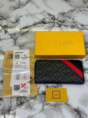 FEND_I PREMIUM WALLET 1017 no on box 3