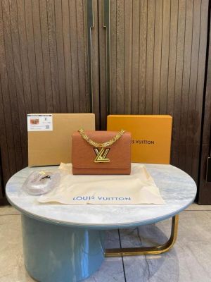 Louiis_vuitton Twist PM with double box 568