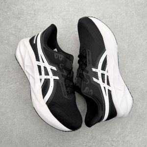 Asic.s Novablast 5 Track Club Black