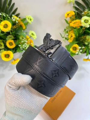LOUI_S VUITTON PREMIUM REVERSE BELT 224