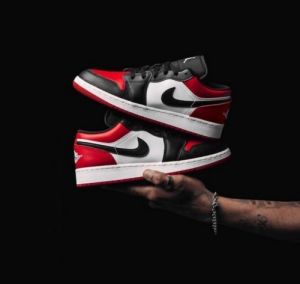 Jordan 1 low bred toe for mens 322