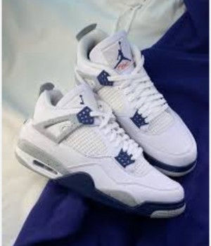 Nike-AIR-JORDA-4-RETRO-MIDNIGHT-NAVY