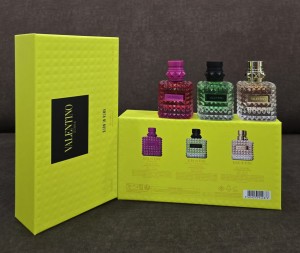 Valentino_Donna_Born_In_Roma_Gift_Set_of_3_30ML_(599)
