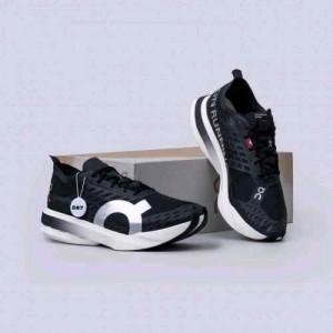 On Running CloudBoom Strike Black White 1087