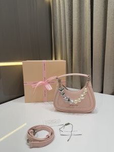 CHARLE.S KEITH HEART CHAIN BAG PREMIUM WITH GIFT BOX