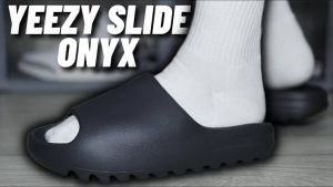 Adida.s Yeezy Slide Onyx UA
