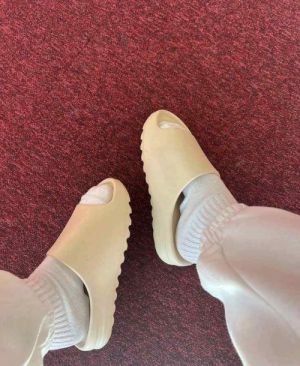 _adidas_yeezy_slide_bone_ua_quality_with_original_box_n_og_slide_sticker