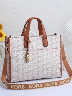 Michael_Kors Gigi Hand Bag With Dust Bag (Biege)