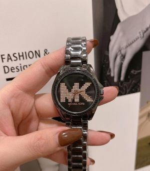 Michael_Kors Lennon