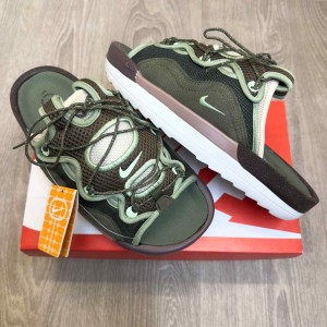 Nik.e Offline 2.0 Slip-On Premium Green Sandal