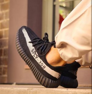 Adida_s Yeezy 350 V2 Oreo for Girls  Semi-UA 7A Quality Full Kit (D-2023)