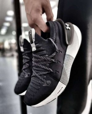 Nike-zoom_Vaporfly_Next_3_Black_Gold