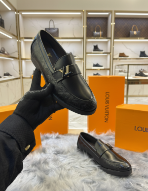 Louis-Vuitton-loafer-Blk-122
