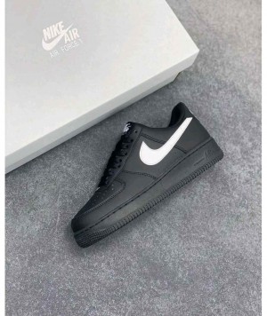Nikee Airforce 1 07 Black White