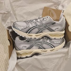 Asic.s Gel Nimbus 10.1 Silver Metallic 