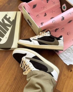 Nike Air Jordan Retro 1 Low X Travis Scott OLIVE With Extra Laces And OG BOX SEMI UA